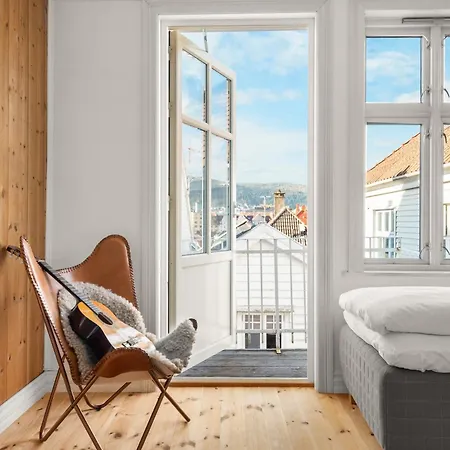 Bryggen Historical Townhouse I Rooftop Views! * Bergen