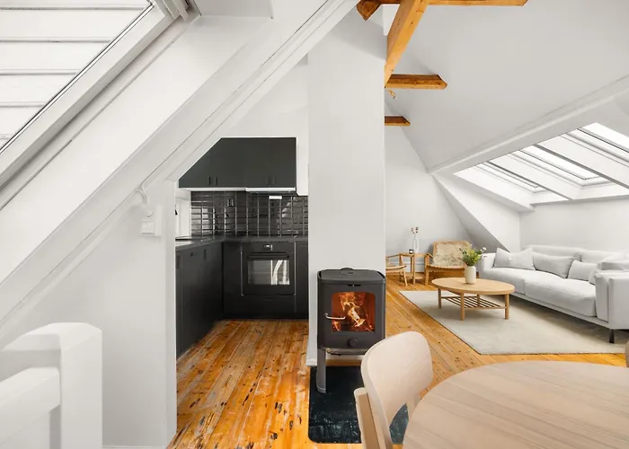 Bryggen Historical Townhouse I Rooftop Views! * Берген