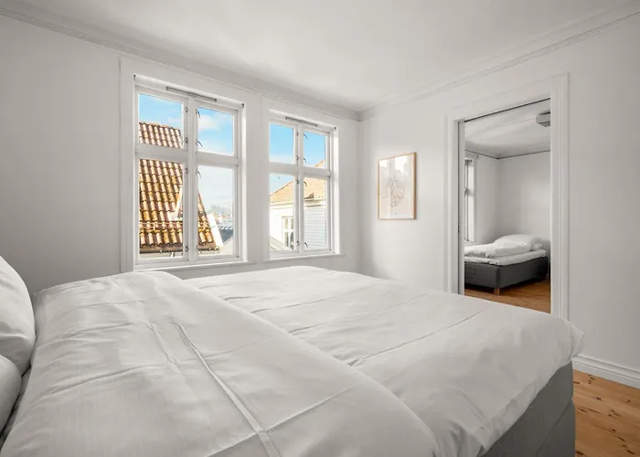 Bryggen Historical Townhouse I Rooftop Views! *