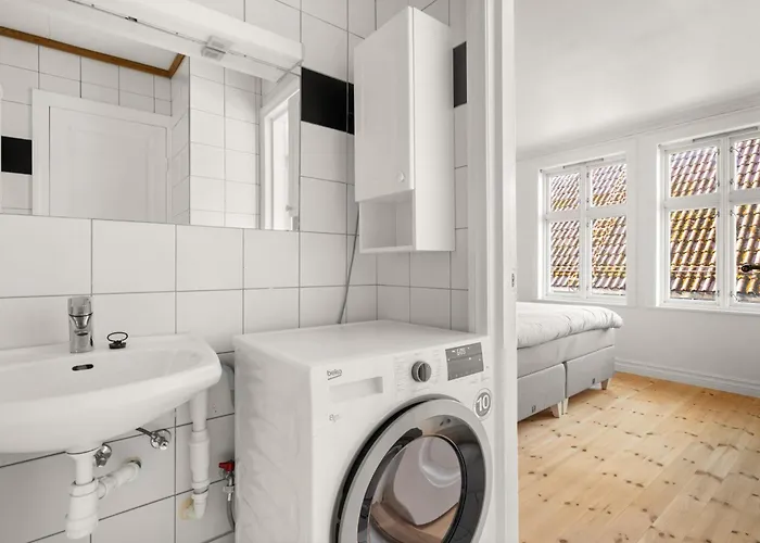 Апартаменты Bryggen Historical Townhouse I Rooftop Views! Берген